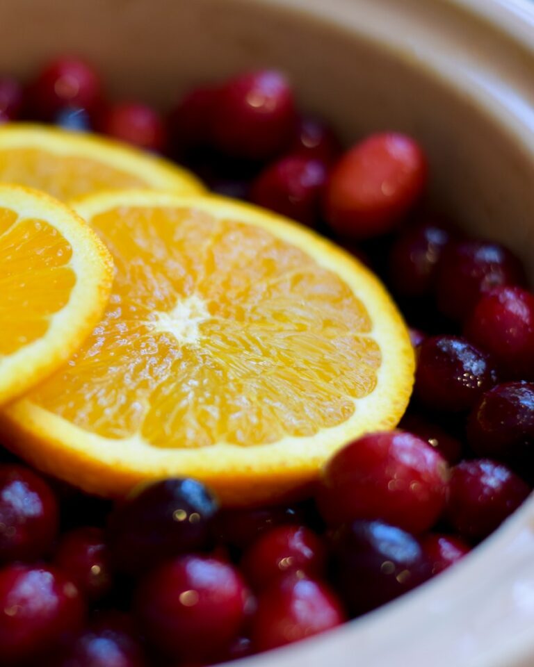 Photo "How to combine seasonal fruits with other ingredients for balanced flavors"