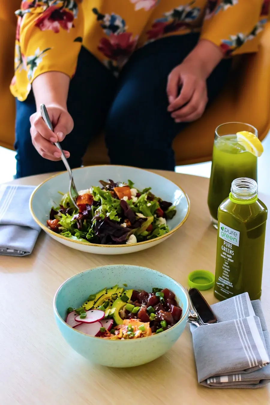 Photo "Guide to making healthy choices when eating out"