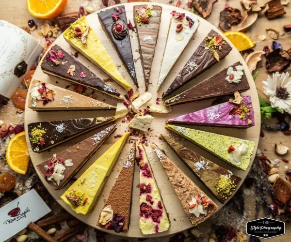 Bucură-te de deserturi delicioase într-un restaurant raw vegan din București