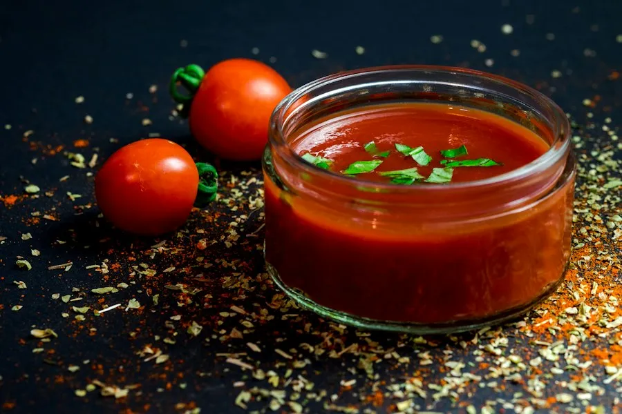 Photo basic sauces cooking ingredients